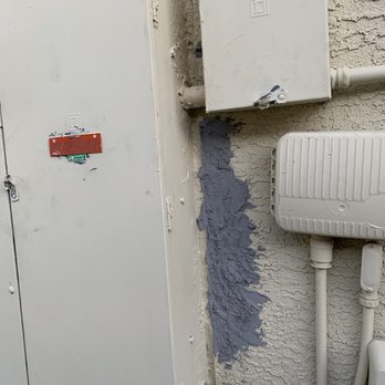 Southwest Electric - Here you can see the the texture was smeared onto the electric box and again not painted. - Solar Installation Near Me - Phoenix, Arizona Southwest Electric - Here you can see the the texture was smeared onto the electric box and again not painted. - Solar Installation Near Me - Phoenix, Arizona
