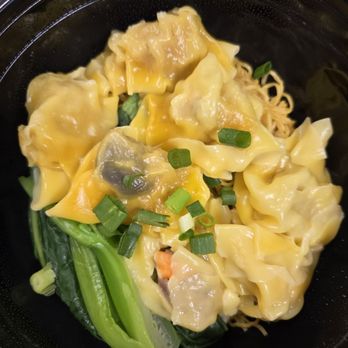 Bo’s Kitchen - Wonton Noodle Soup - Chicken Wings Near Me - Honolulu, Hawaii