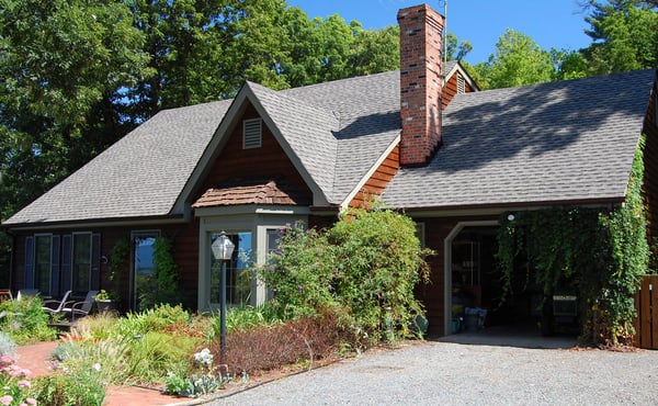 United Roofing Service Logo