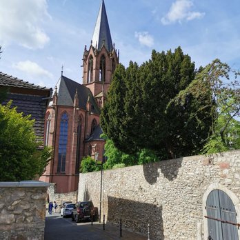 Katharinenkirche - vom Parkplatz aus gesehen - Religious Organizations Near Me - Oppenheim, RP