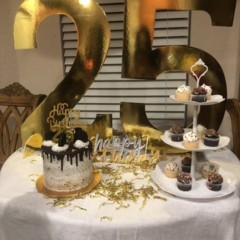 Pure Vegan Cakes - The cupcakes are not from here just the cake. Gorgeous but too sweet and dry - Custom Cakes Near Me - West Palm Beach, Florida