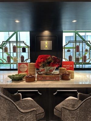 Li Yen 麗苑 by null