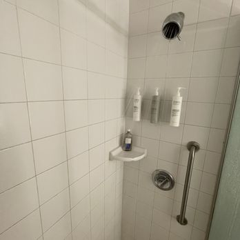 Hilton Garden Inn Jackson Downtown - Nasty Shower, Grout clean up top, gets moldy and nasty lower to floor. - Hotels Near Me - Jackson, Mississippi