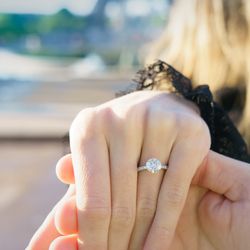 Paris Photographer Valerie Marini - Paris Marriage Proposal Photographer Eiffel Tower