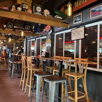 1000° Wood Fired Pizza - Outside seating - Pizza Near Me - Mt. Summit, Indiana