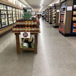 Big Y - Big Y North Haven CT. Clean, well kept, and remodeled.