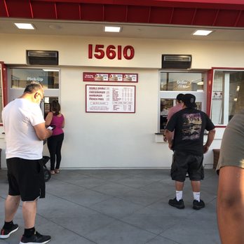 In-N-Out Burger - Walk up windows - Burgers Near Me - West Covina, California In-N-Out Burger - Walk up windows - Burgers Near Me - West Covina, California
