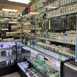 Smoke and Talk Tobacco and Vape - E-liquid , mods and devices all here