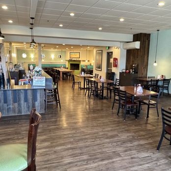 Ocean Cafe & Bar - Dining Area - Cafes Near Me - Seaside, Oregon