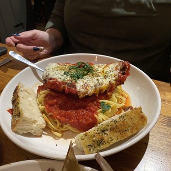 Pie + Vine - Chicken Parmesan - Italian Near Me - Ashland, Oregon
