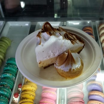 dbakers Sweet Studio - Bakeries Near Me - Miami, Florida