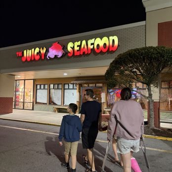 The Juicy Seafood - Outdoor view - Seafood Near Me - Savannah, Georgia