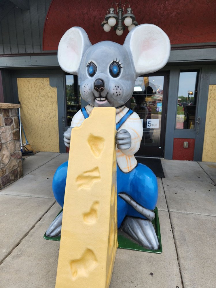 MARKET SQUARE CHEESE Updated August 2024 25 Photos & 47 Reviews 1150 Wisconsn Dlls Pkwy