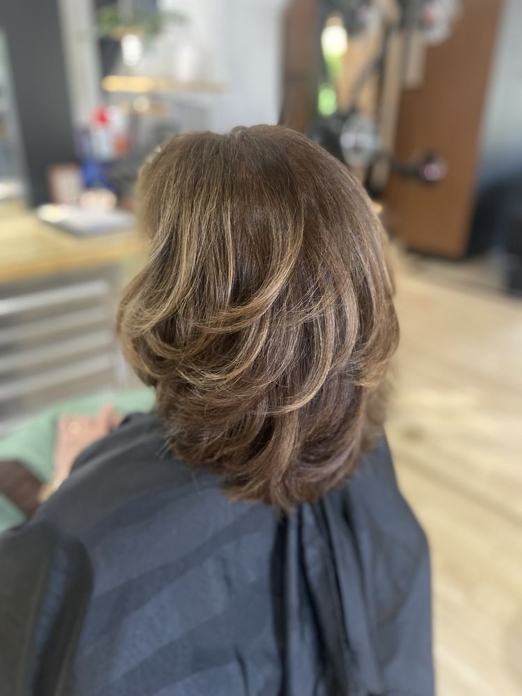 Hailey Big Hair Logo