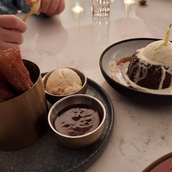 Gordon Ramsay Hell's Kitchen - Churros and birthday sticky toffee pudding - New American Near Me - Miami, Florida Gordon Ramsay Hell's Kitchen - Churros and birthday sticky toffee pudding - New American Near Me - Miami, Florida