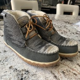 Cute Moccasin shoes!!