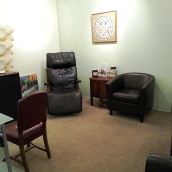 Zabelin Michael Sven DC - reception area - Chiropractors Near Me - San Francisco, California Zabelin Michael Sven DC - reception area - Chiropractors Near Me - San Francisco, California