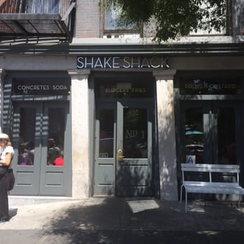 Shake Shack Dumbo - Façade of happiness - Burgers Near Me - Brooklyn, New York