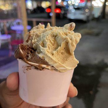 Fainting Goat Gelato - Chocolate Fondante + Sea Salt Caramel - Gelato Near Me - Seattle, Washington Fainting Goat Gelato - Chocolate Fondante + Sea Salt Caramel - Gelato Near Me - Seattle, Washington