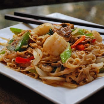 Indochine - Drunken noodles with scallops (sauteed rice noodles with celery, egg, onion, sweet peppers, basil, mushrooms, cashews) - Thai Near Me - Jacksonville, Florida Indochine - Drunken noodles with scallops (sauteed rice noodles with celery, egg, onion, sweet peppers, basil, mushrooms, cashews) - Thai Near Me - Jacksonville, Florida