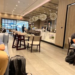 Plaza Premium Lounge DFW Terminal E