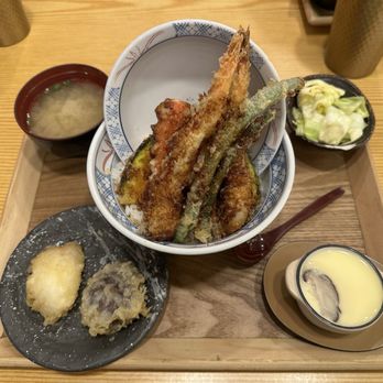 Tendon Kohaku - Kohaku tendon set (squid and mushroom on the side) - Japanese Near Me - Bellevue, Washington