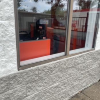 Public Storage - Malika property manager - Self Storage Near Me - Alexandria, Virginia