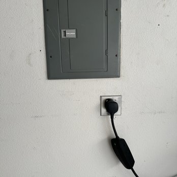 Moca Electric - NEMA14-50 outlet with Tesla Mobile Connector - Electricians Near Me - Lonh Beach, California Moca Electric - NEMA14-50 outlet with Tesla Mobile Connector - Electricians Near Me - Lonh Beach, California