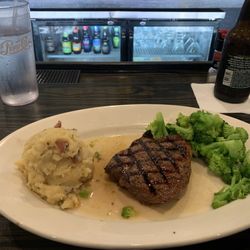 Sagebrush Steakhouse - 6oz Texas Sirloin with mashed potatoes and broccoli