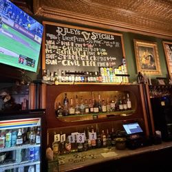 Riley's Pub - Drink specials