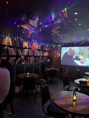 The Pub & The People by null