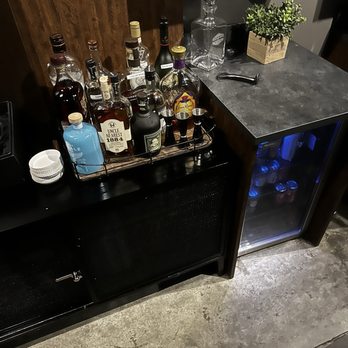 Hammer & Nails - El Segundo - Full bar! - Barbers Near Me - El Segundo, California Hammer & Nails - El Segundo - Full bar! - Barbers Near Me - El Segundo, California