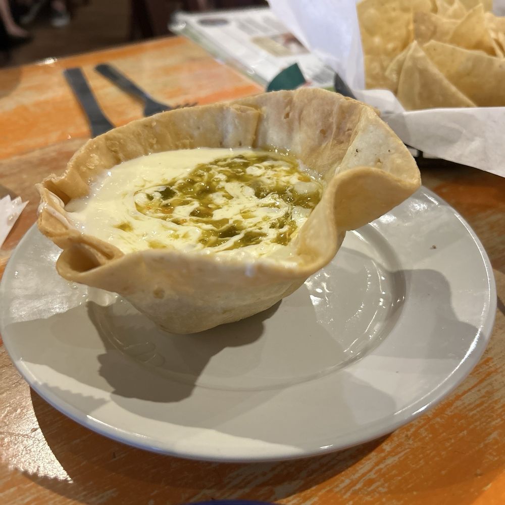 Paradise Grille - Chips and Queso- lovely! - American Near Me - Marietta, Georgia