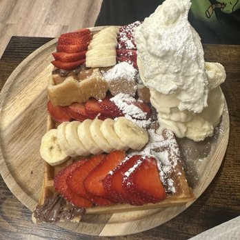 Waffle and Berry - Waffles Near Me - Honolulu, Hawaii
