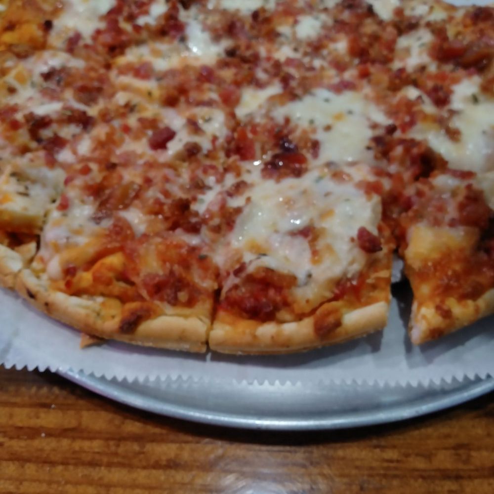 Tortugas Pizza - Thin crust chicken and bacon pizza - Pizza Near Me - Birmingham, Alabama Tortugas Pizza - Thin crust chicken and bacon pizza - Pizza Near Me - Birmingham, Alabama