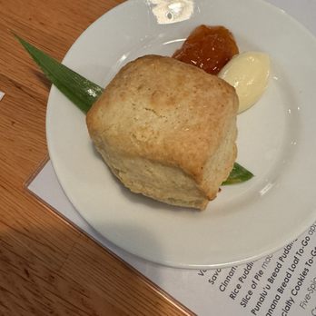 Koko Head Cafe - Vanilla biscuit - Breakfast & Brunch Near Me - Honolulu, Hawaii