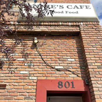 Annie's Cafe - the entrance to the building - American Near Me - Butte, Montana