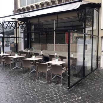 De Cremedaus - Ons nieuwe terras, met windschermen, grote luifel en verwarming - Ice Cream & Frozen Yogurt Near Me - Bilzen, VLI