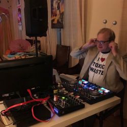 DJ Freeway - Fantastic DJ for the night!