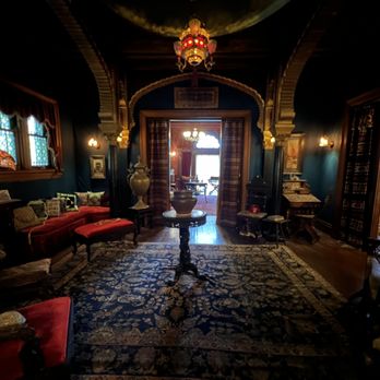 Rockcliffe Mansion - Bed & Breakfast Near Me - Hannibal, Missouri
