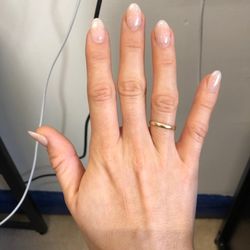 Queenie Nails & Spa - Gel dio manicure