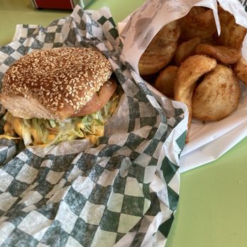 Underbelly Burger - Classic burger with fries - Burgers Near Me - Houston, Texas Underbelly Burger - Classic burger with fries - Burgers Near Me - Houston, Texas