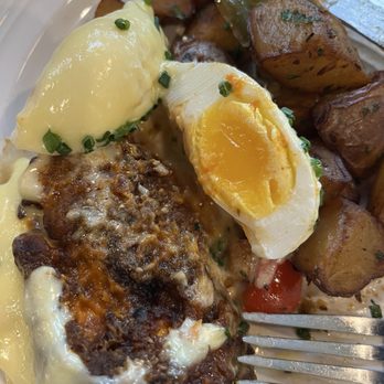Boundary Stone - Honey Hot Chicky Benny - New American Near Me - Washington, DC, District of Columbia