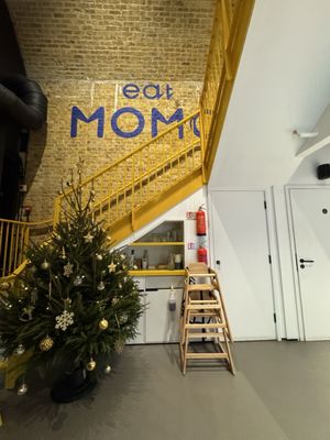 Eat Momo by null