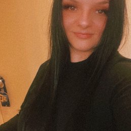 Just what I wanted. Freshly trimmed ends so clean, And dyed black hair. By Tammy. Thank you