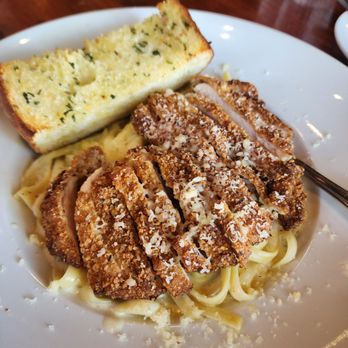 Paesanos - Crispy Chicken Alfredo - Italian Near Me - Davis, California