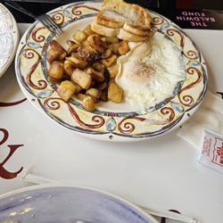 The Gem Diner - 2 Eggs, Homemade toast, home fries