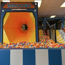 Kid Cove - Ball pit