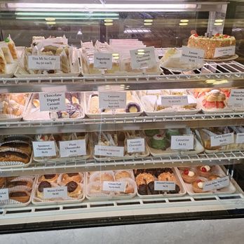 Angelo Brocato - Pastry case - Coffee & Tea Near Me - New Orleans, Louisiana