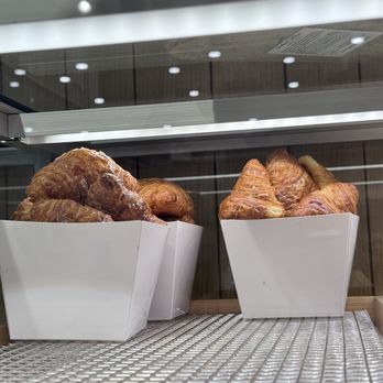 Paris Baguette - Mini croissants - Bakeries Near Me - West Hartford, Connecticut Paris Baguette - Mini croissants - Bakeries Near Me - West Hartford, Connecticut
